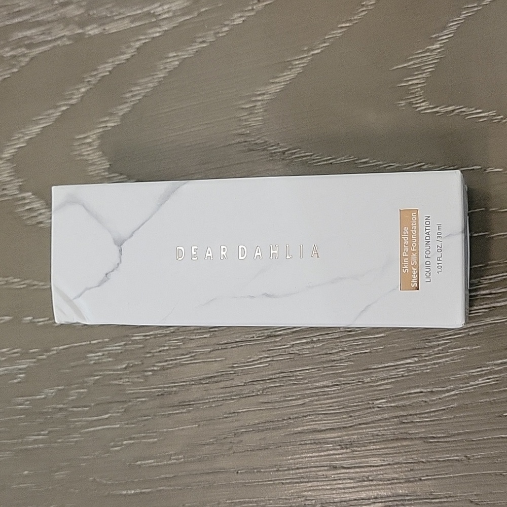 Dear Dahlia Skin Paradise Sheer Silk Foundation